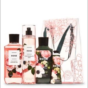 Bath & Body Works Rose Floral Gift Bag Set